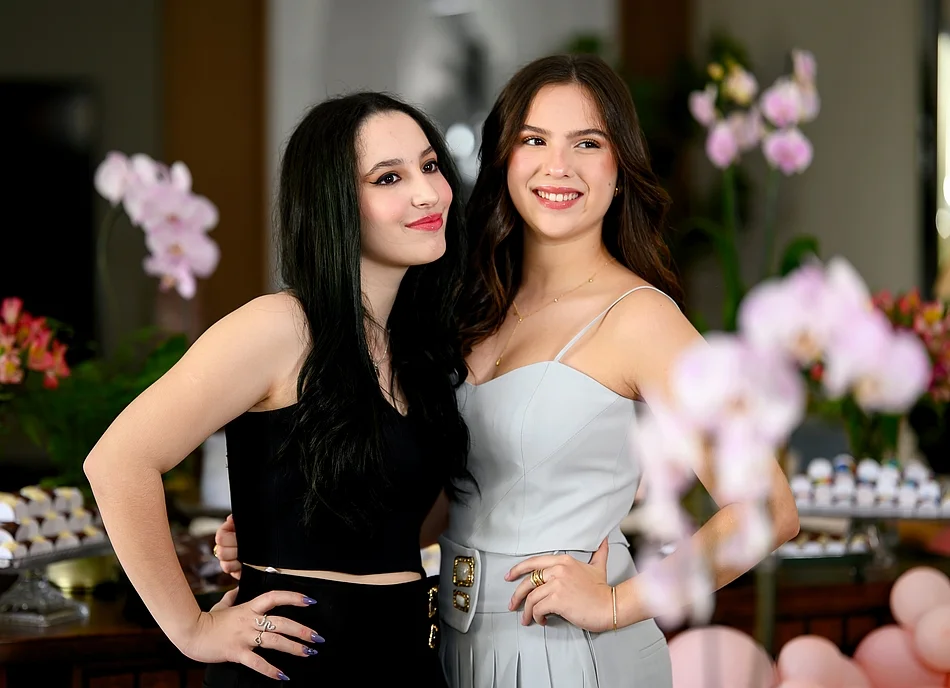 17 anos Gabriela e Giovana