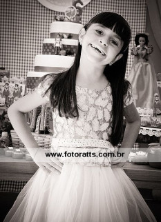 06 Anos Mayara dia 27/11/2013 no Colégio Notre Dame