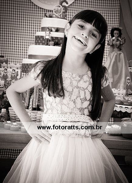 06 Anos Mayara dia 27/11/2013 no Colégio Notre Dame