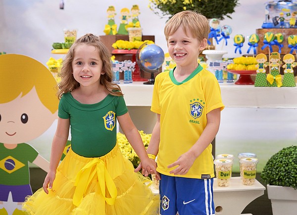 5 Anos Marina e 6 Anos Davi