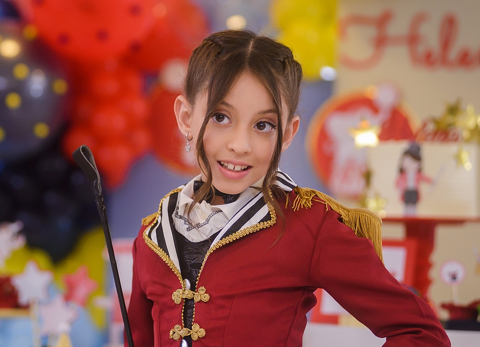 09 Anos Helena