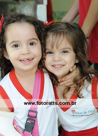 Aniversário 03 Anos Gabriella e Giovana dia 27/06/2012.