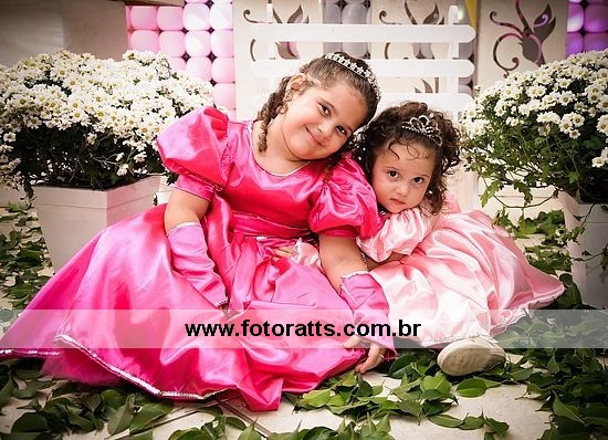 04 Anos Maria Fernanda e 02 Anos Ana Julia dia 17/03/2013