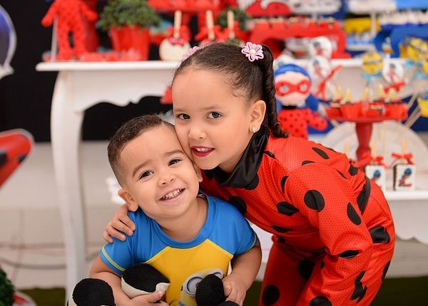02 Anos Miguel e 05 Anos Maria Sofia 
