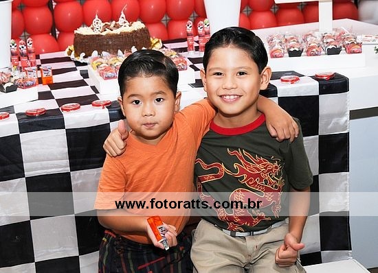 09 Anos Eduardo e 04 Anos Nicolas dia 06/07/2012.