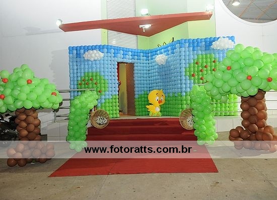 Decoração Galinha Pintadinha  no Mercearia kids.