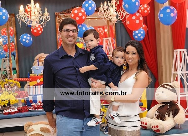 Aniversário 01 Ano Paulo Arthur e02 Anos Davi dia 26/10/2013.