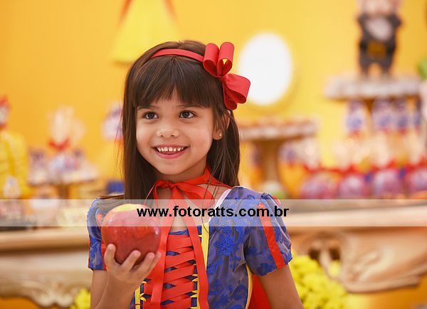 Aniversário 06 Anos Ana Raquel dia 05/08/2016 no Buffet Mundo Mágico Espaço Diamante.